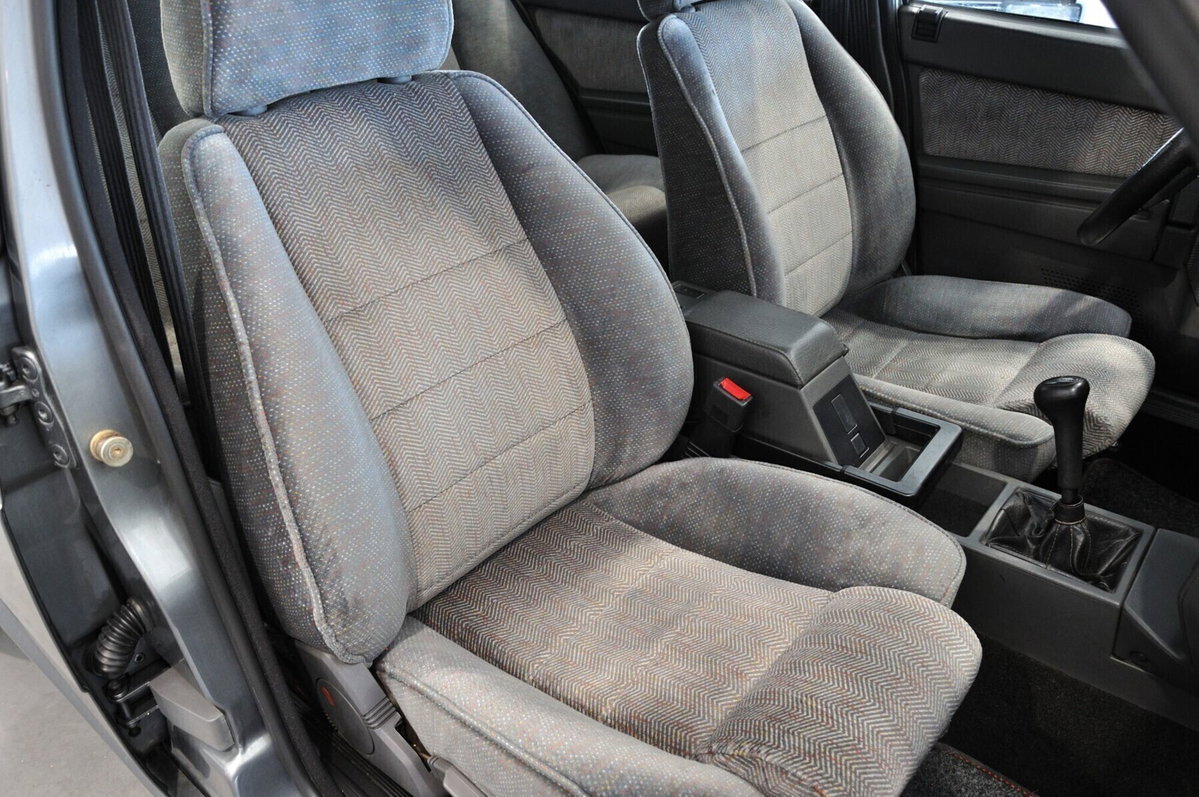 Alfa Romeo 75 2.0i Twin Spark (11)