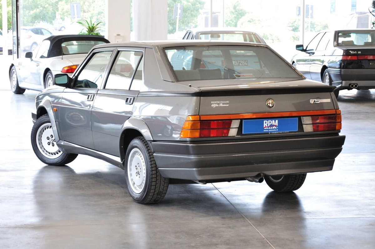 Alfa Romeo 75 2.0i Twin Spark (2)