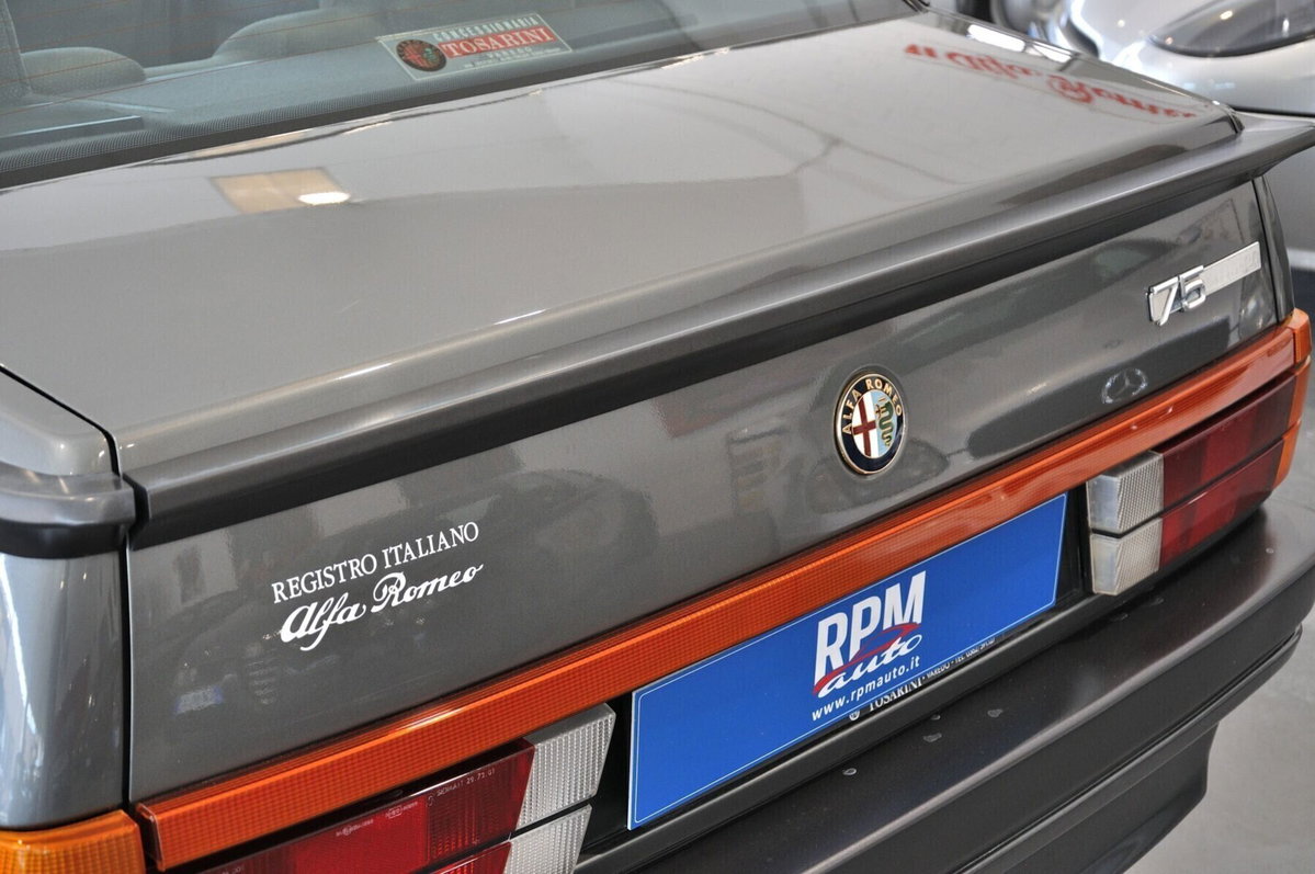 Alfa Romeo 75 2.0i Twin Spark (20)