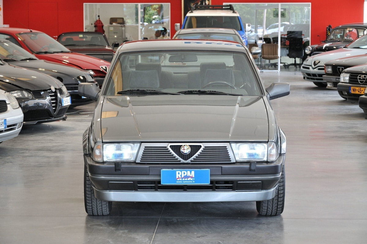 Alfa Romeo 75 2.0i Twin Spark (3)