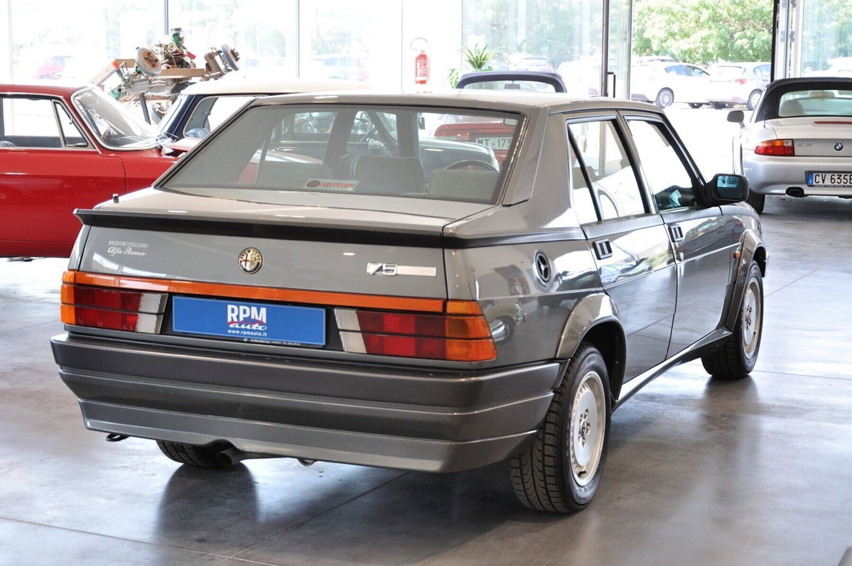 Alfa Romeo 75 2.0i Twin Spark (6)