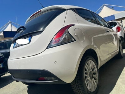 Lancia Ypsilon 1.2 69 CV 5 porte GPL Ecochic 30th Anniversary (2)