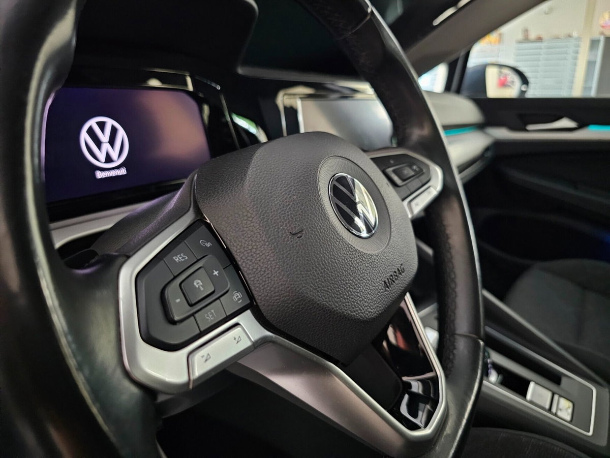 Volkswagen Golf 1.0 eTSI EVO DSG Life (18)