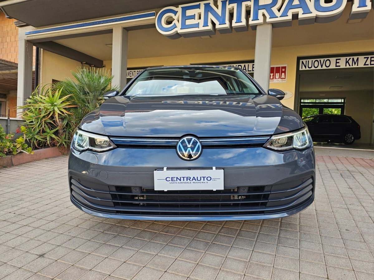 Volkswagen Golf 1.0 eTSI EVO DSG Life (2)