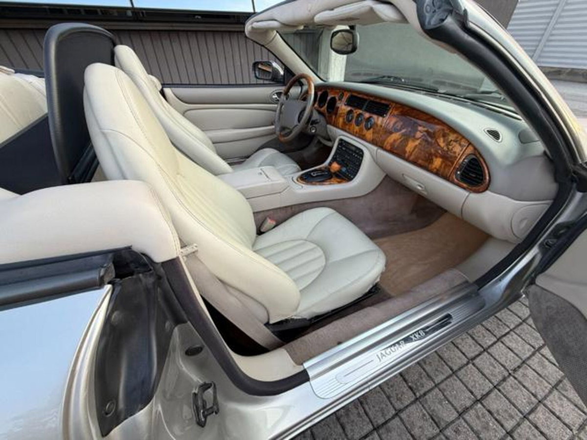 Jaguar XK8 4.0 Convertibile (14)