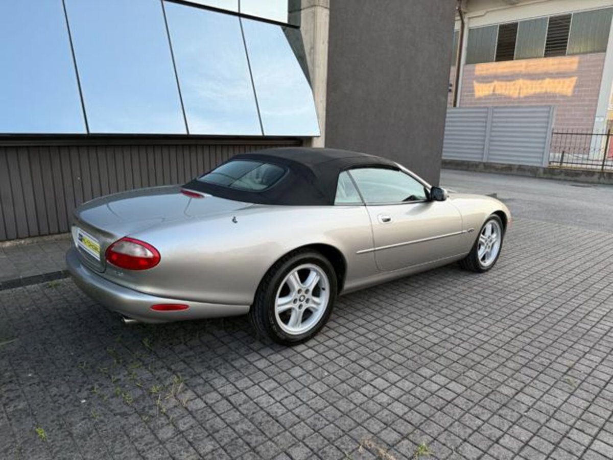 Jaguar XK8 4.0 Convertibile (6)