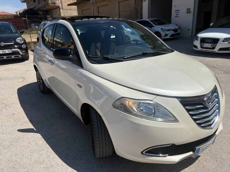 Lancia Ypsilon 0.9 TwinAir 85 CV 5 porte S&S DFN Platinum