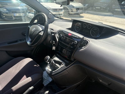 Lancia Ypsilon 0.9 TwinAir 85 CV 5 porte S&S DFN Platinum (5)