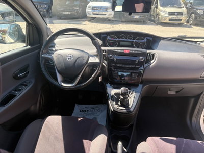 Lancia Ypsilon 0.9 TwinAir 85 CV 5 porte S&S DFN Platinum (8)
