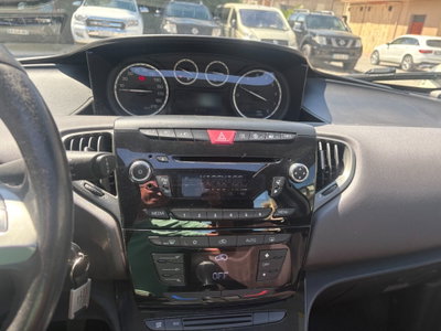 Lancia Ypsilon 0.9 TwinAir 85 CV 5 porte S&S DFN Platinum (9)