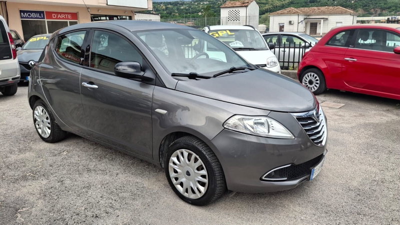 Lancia Ypsilon 1.2 69 CV 5 porte Gold