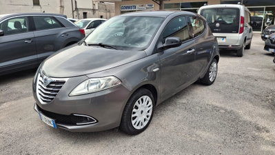 Lancia Ypsilon 1.2 69 CV 5 porte Gold (2)