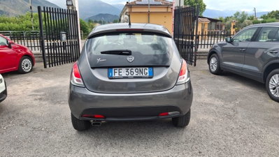 Lancia Ypsilon 1.2 69 CV 5 porte Gold (4)