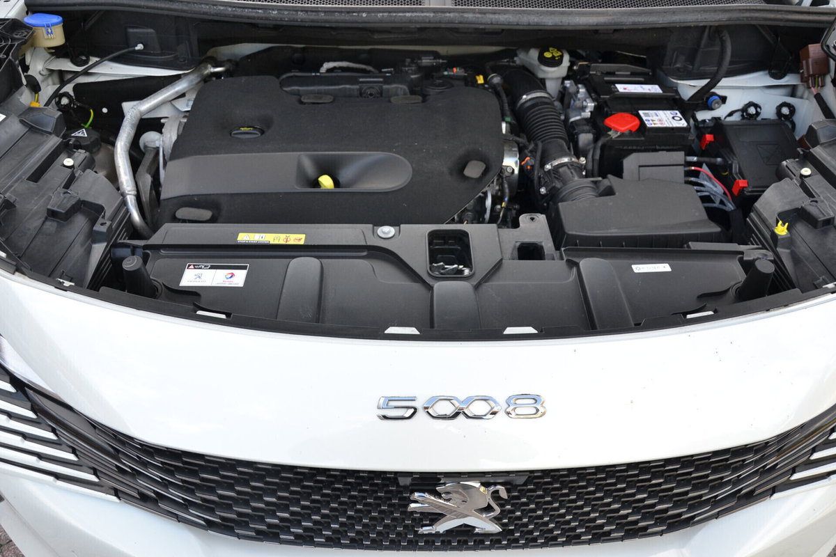 Peugeot 5008 BlueHDi 180 S&S EAT8 GT Pack (20)