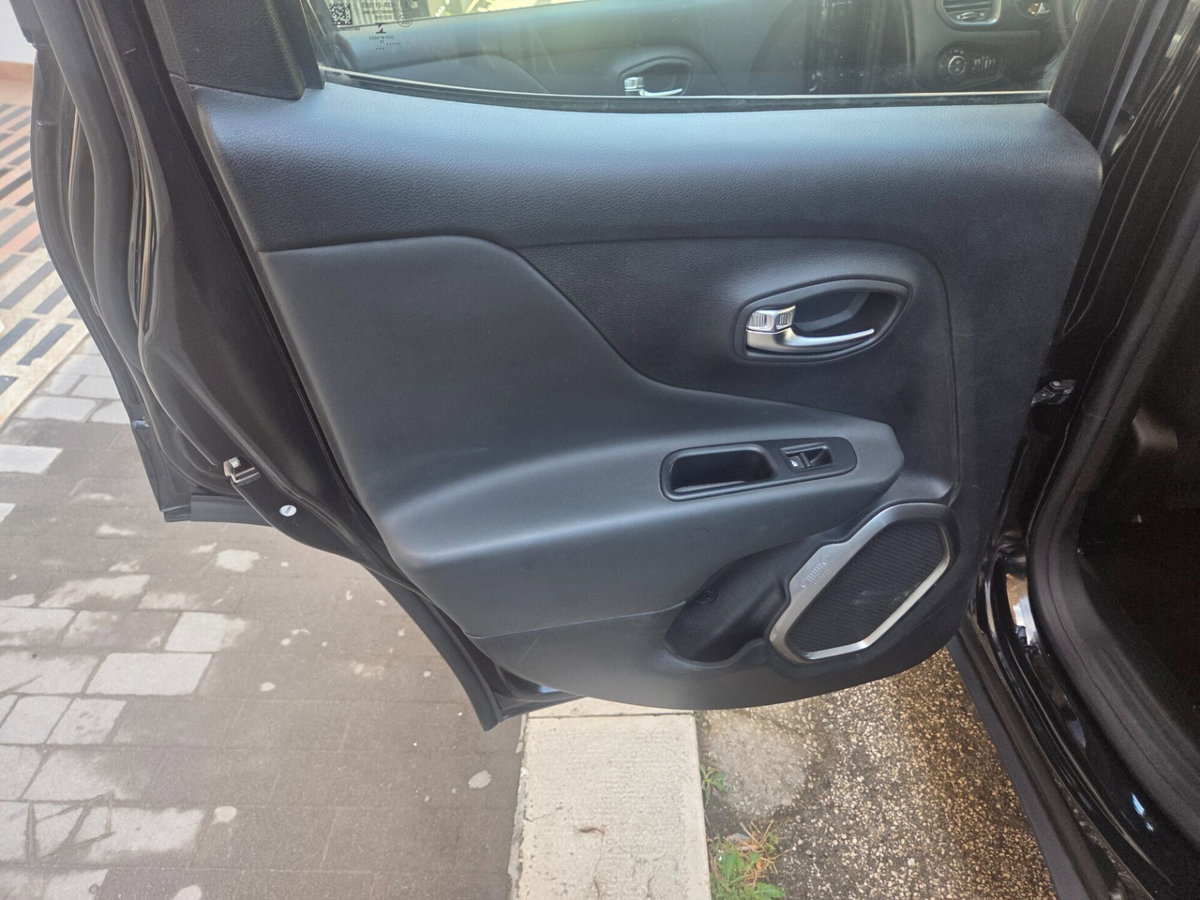 Jeep Renegade 1.6 Mjt 120 CV Limited (17)