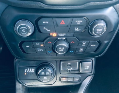 Jeep Renegade 1.3 T4 190CV PHEV 4xe AT6 Limited (17)