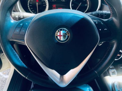 Alfa Romeo Giulietta 1.6 JTDm-2 Distinctive (14)