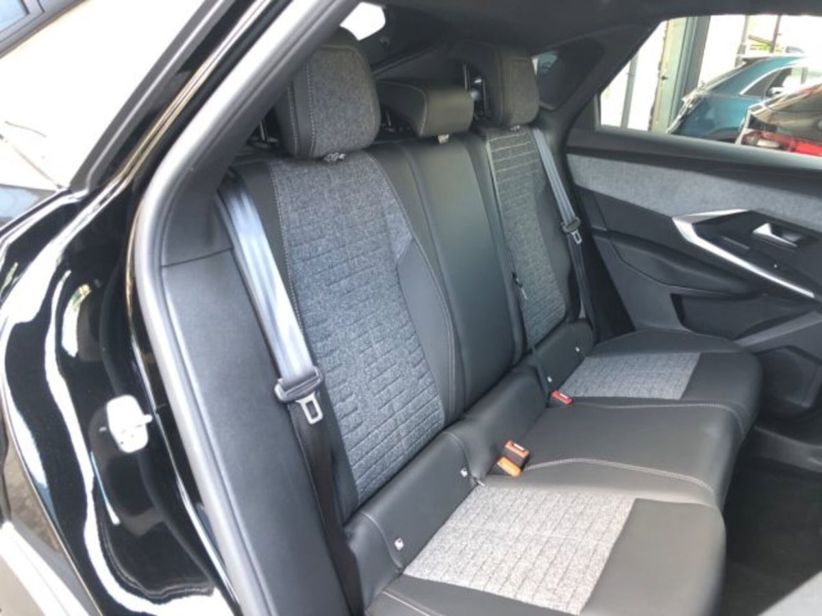 Peugeot 3008 1.2 hybrid Allure Business 145cv e-dcs6 (12)