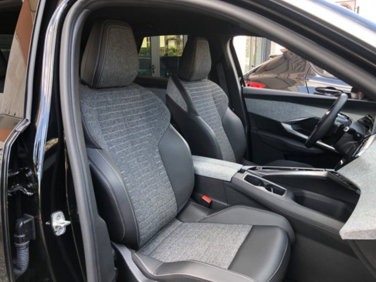 Peugeot 3008 1.2 hybrid Allure Business 145cv e-dcs6 (19)
