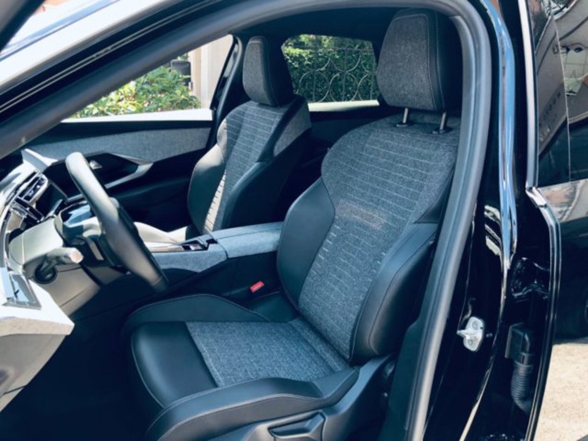 Peugeot 3008 1.2 hybrid Allure Business 145cv e-dcs6 (3)