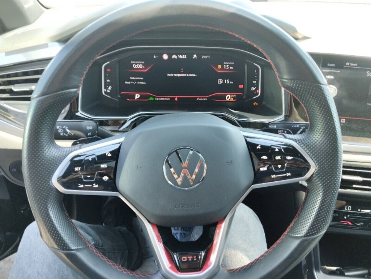 Volkswagen Polo 2.0 tsi GTI dsg (8)