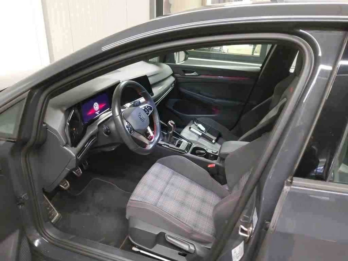 Volkswagen Golf 2.0 TSI GTI (7)