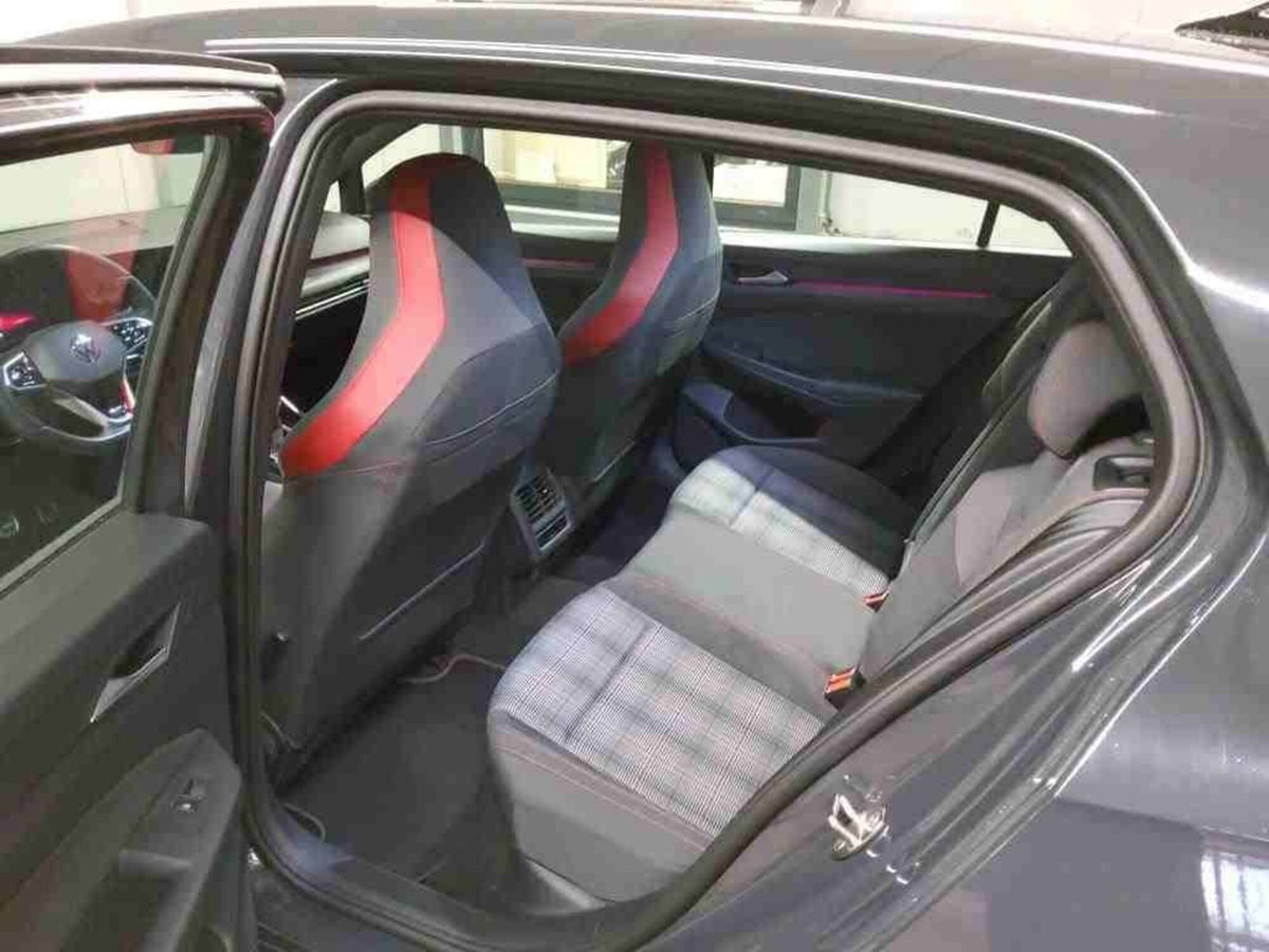 Volkswagen Golf 2.0 TSI GTI (8)