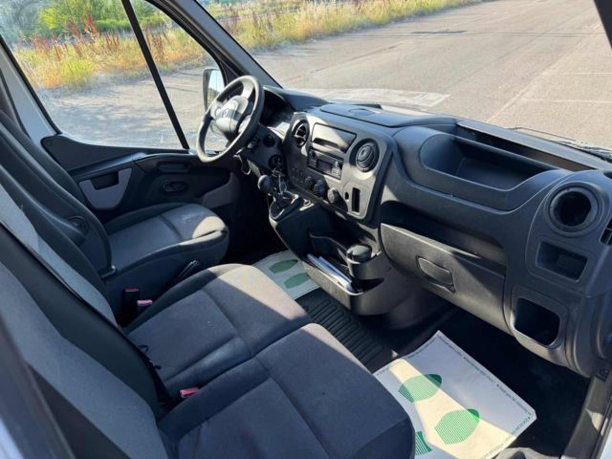 Renault Master FWD T35 2.0 blue dci 170cv L3 carro eag9 (14)