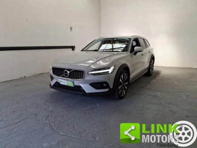 Volvo V60 Cross Country D4 Geartronic Business Plus usata
