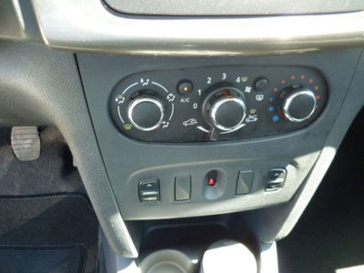 Dacia Sandero 1.2 GPL 75CV Lauréate (11)