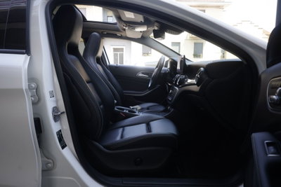 Mercedes-Benz GLA SUV 200 d Automatic Premium (12)
