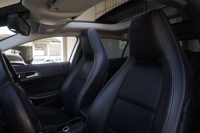 Mercedes-Benz GLA SUV 200 d Automatic Premium (17)