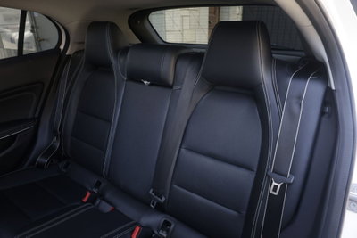 Mercedes-Benz GLA SUV 200 d Automatic Premium (4)