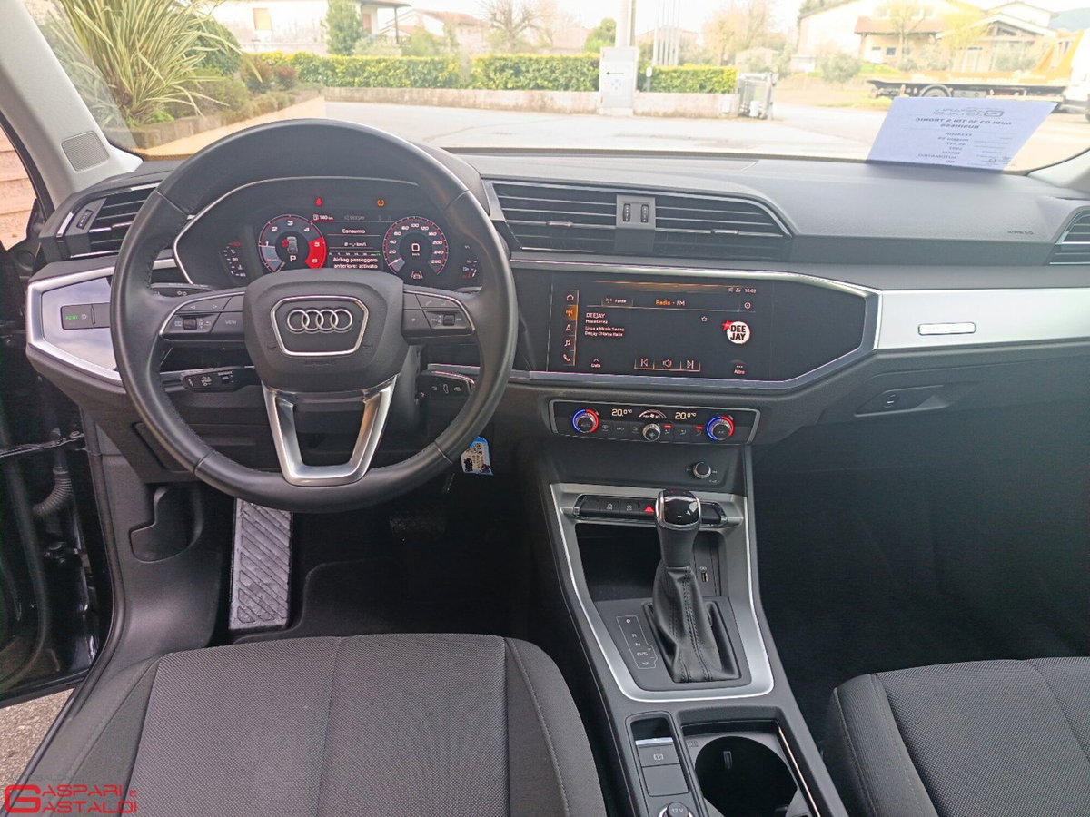 Audi Q3 35 TDI quattro S tronic Business (10)