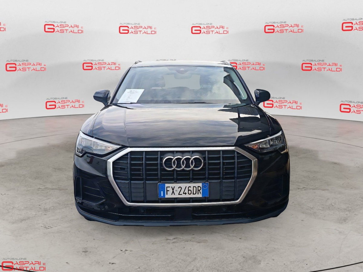 Audi Q3 35 TDI quattro S tronic Business (2)