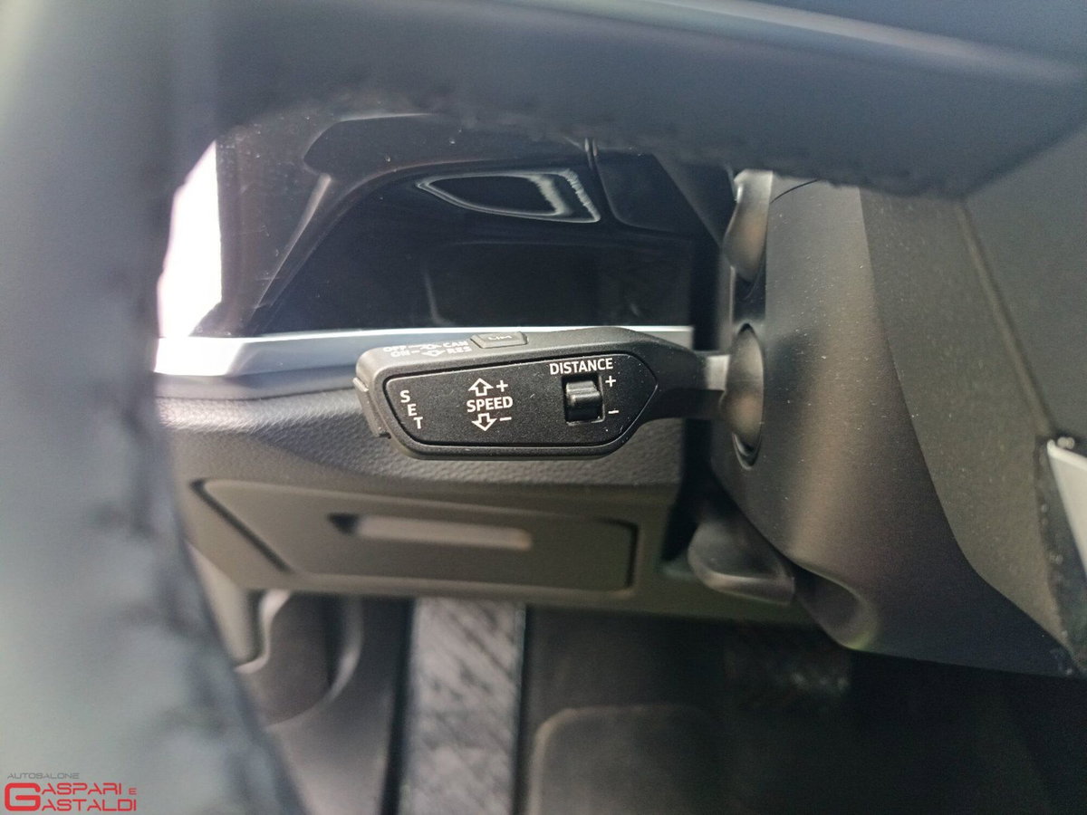 Audi Q3 35 TDI quattro S tronic Business (20)