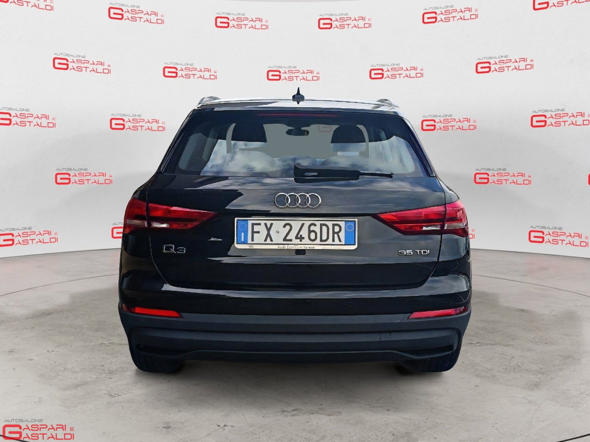 Audi Q3 35 TDI quattro S tronic Business (5)