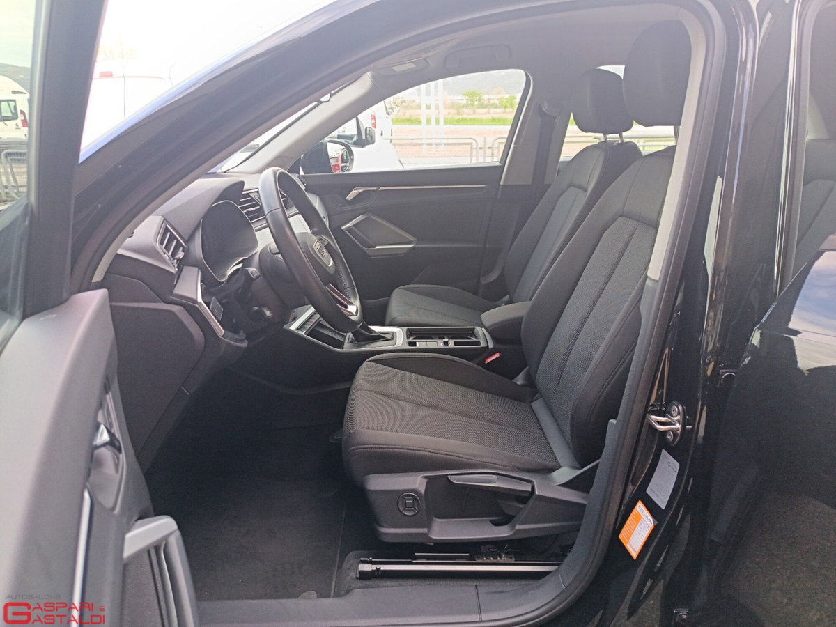 Audi Q3 35 TDI quattro S tronic Business (9)