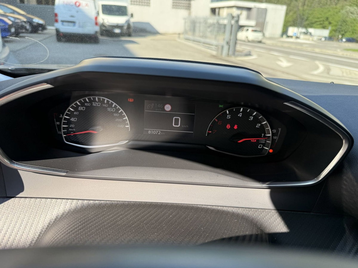 Peugeot 2008 BlueHDi 110 S&S Active Pack (9)