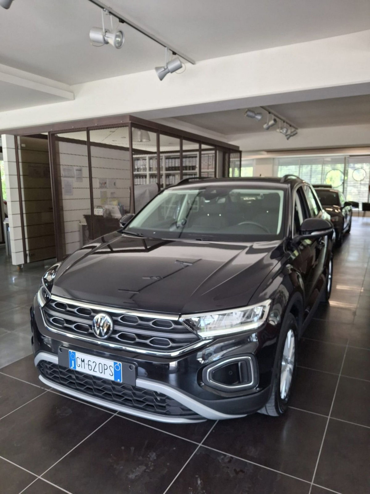 Volkswagen T-Roc 1.5 tsi R-Line (2)