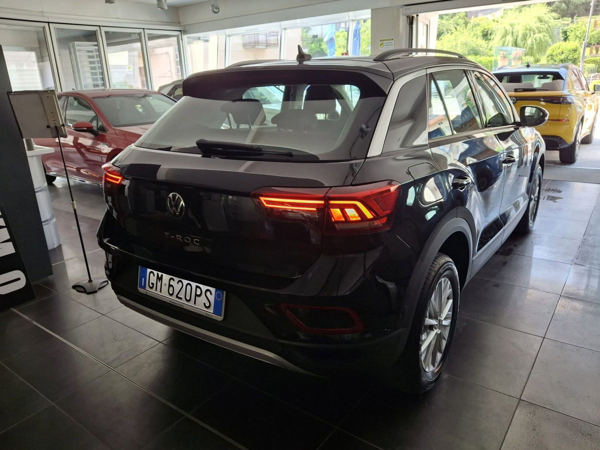Volkswagen T-Roc 1.5 tsi R-Line (6)