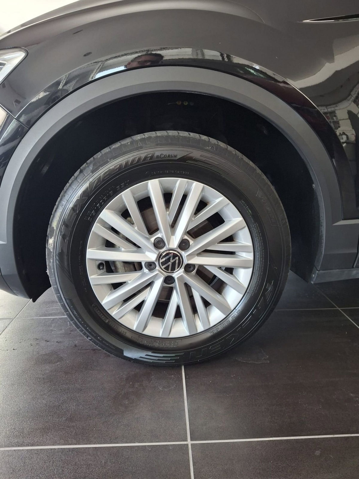 Volkswagen T-Roc 1.5 tsi R-Line (9)