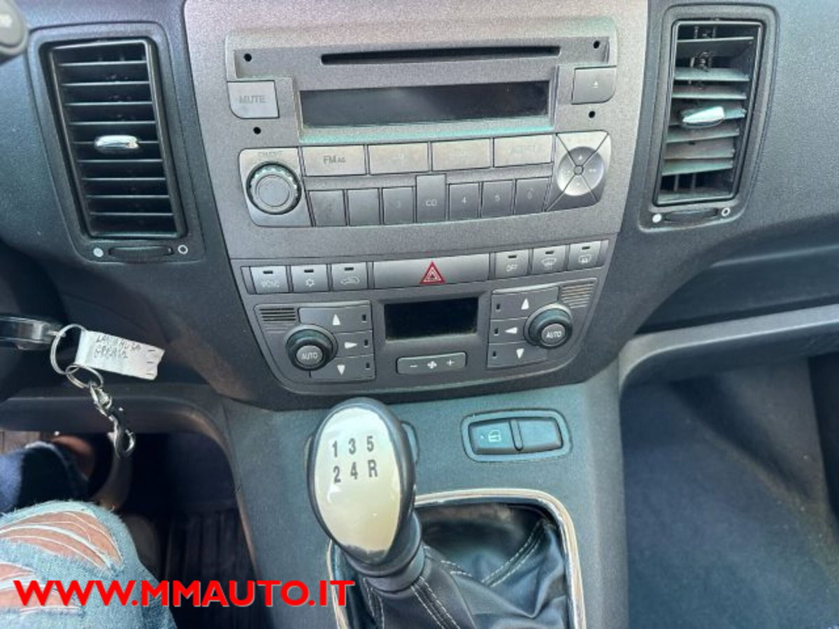 Lancia Musa 1.4 Argento Ecochic GPL (14)