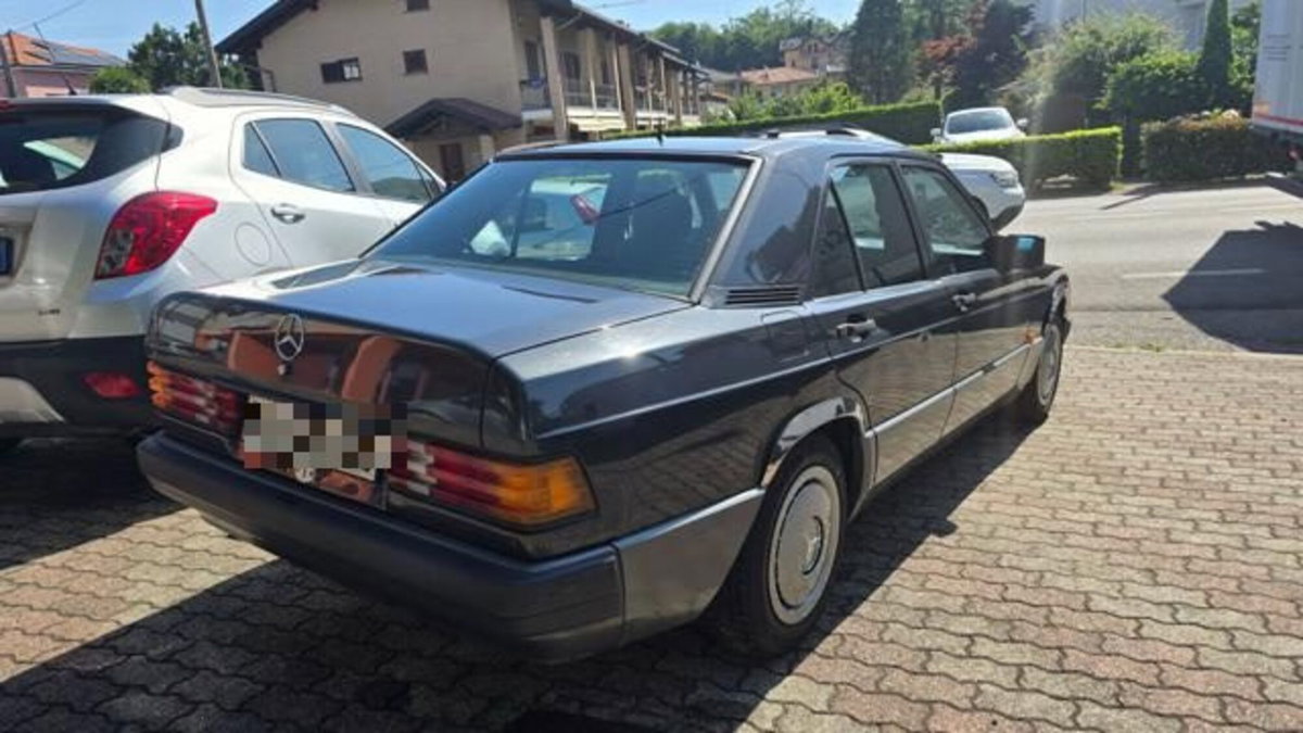 Mercedes-Benz 190 1.8 E (6)