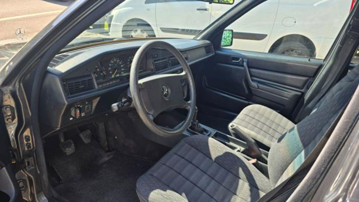 Mercedes-Benz 190 1.8 E (7)