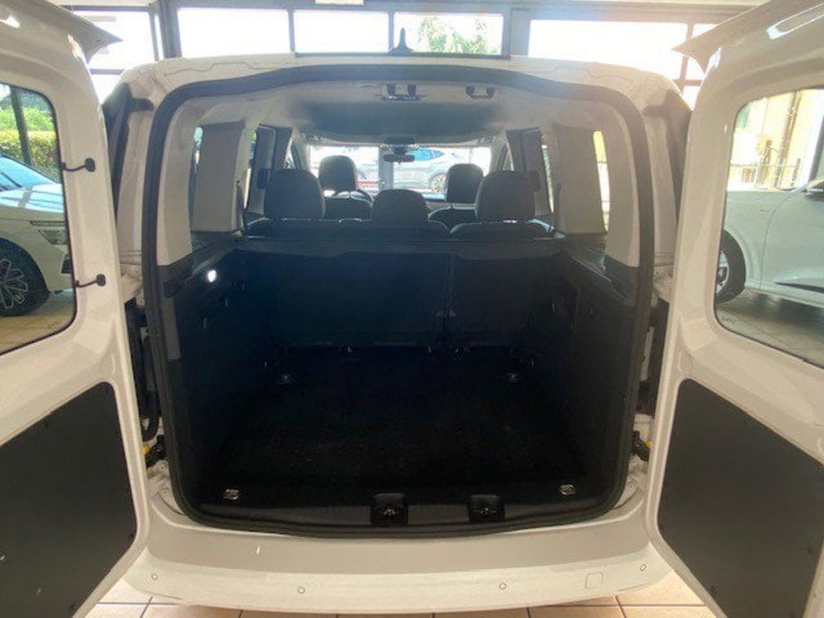 Volkswagen Veicoli Commerciali Caddy 2.0 tdi scr 122cv 4motion Space (11)