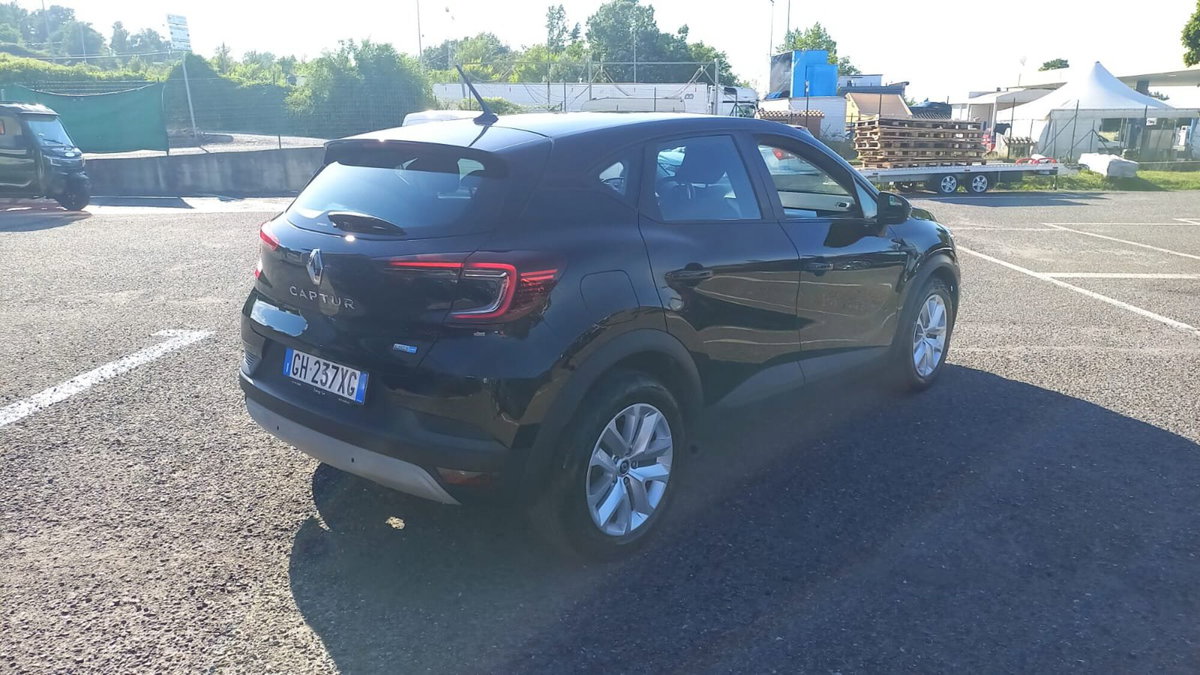 Renault Captur Full Hybrid E-Tech 145 CV Zen (3)