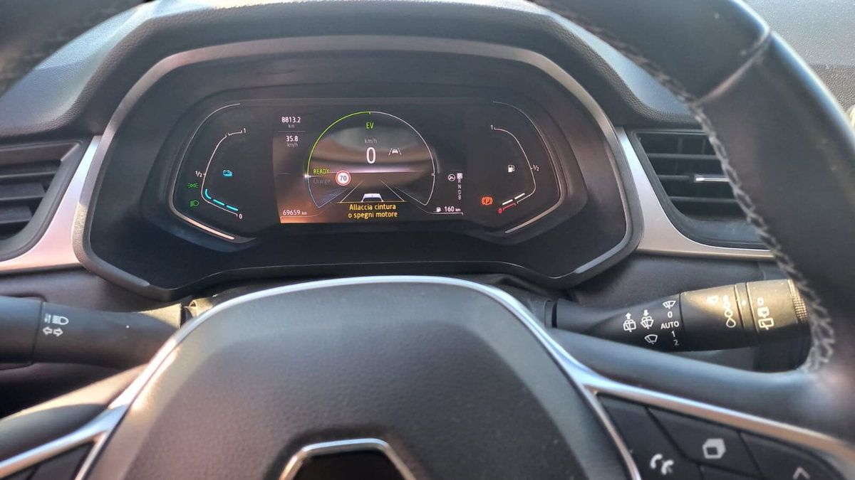 Renault Captur Full Hybrid E-Tech 145 CV Zen (9)