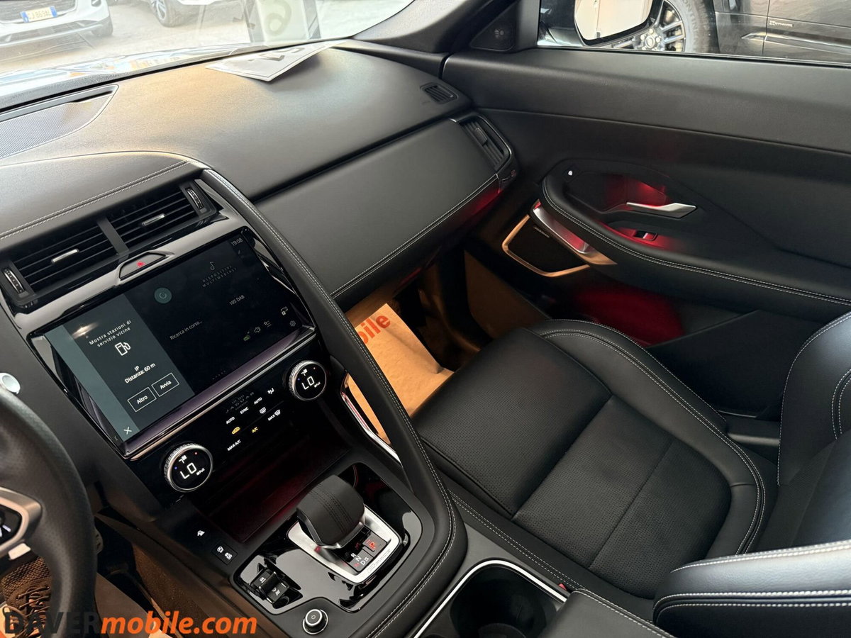Jaguar E-Pace 2.0d i4 mhev R-Dynamic SE awd 163cv auto (12)