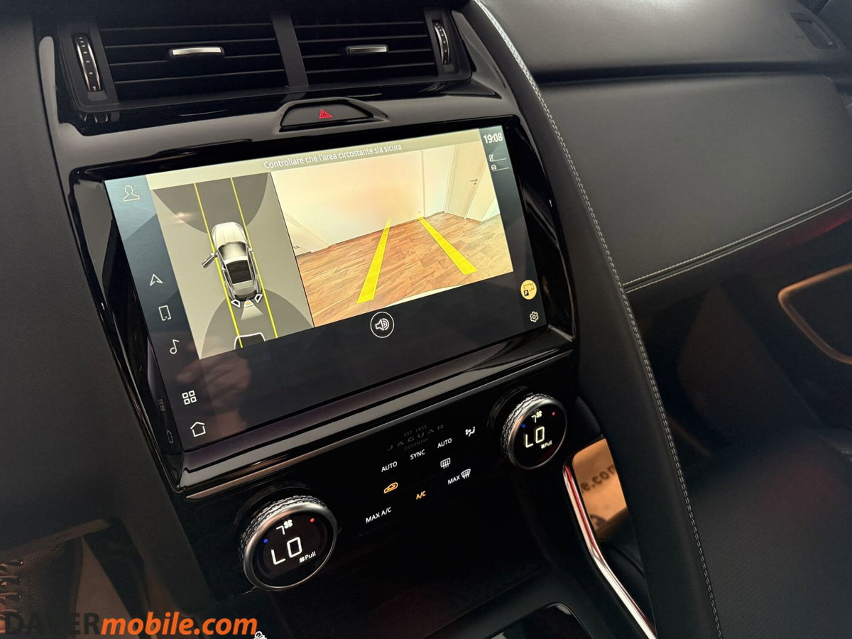 Jaguar E-Pace 2.0d i4 mhev R-Dynamic SE awd 163cv auto (13)